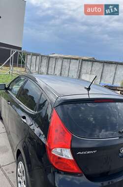 Хэтчбек Hyundai Accent 2013 в 