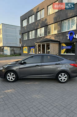 Седан Hyundai Accent 2013 в 