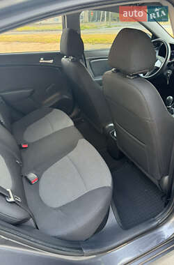 Седан Hyundai Accent 2013 в 