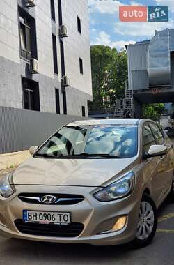 Хетчбек Hyundai Accent 2012 в Одесі