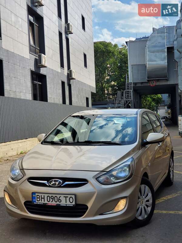 Hyundai Accent 2012