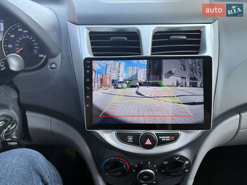 Седан Hyundai Accent 2015 в Івано-Франківську