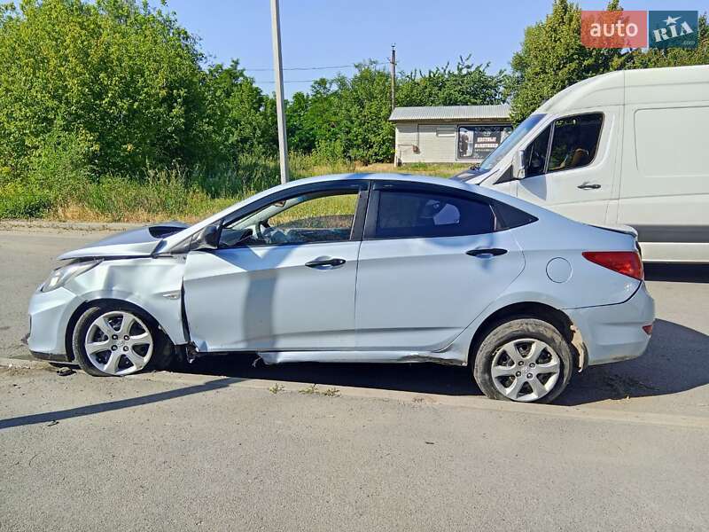 Седан Hyundai Accent 2012 в Дніпрі фото 4 Седан Hyundai Accent 2012 в Дніпрі
