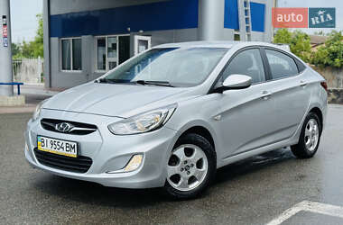 Седан Hyundai Accent 2012 в Лубнах