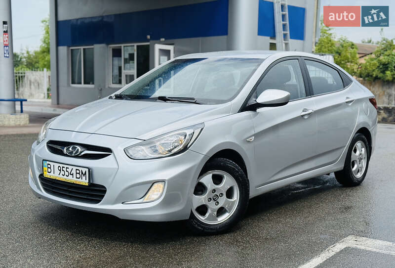 Hyundai Accent 2012