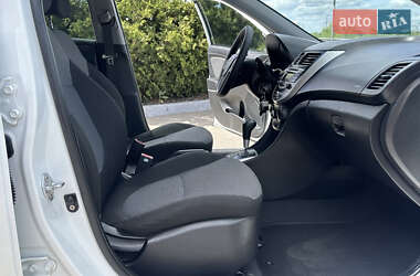 Седан Hyundai Accent 2013 в 