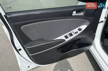 Седан Hyundai Accent 2013 в 