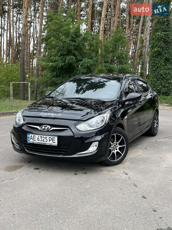 Hyundai Accent 2011