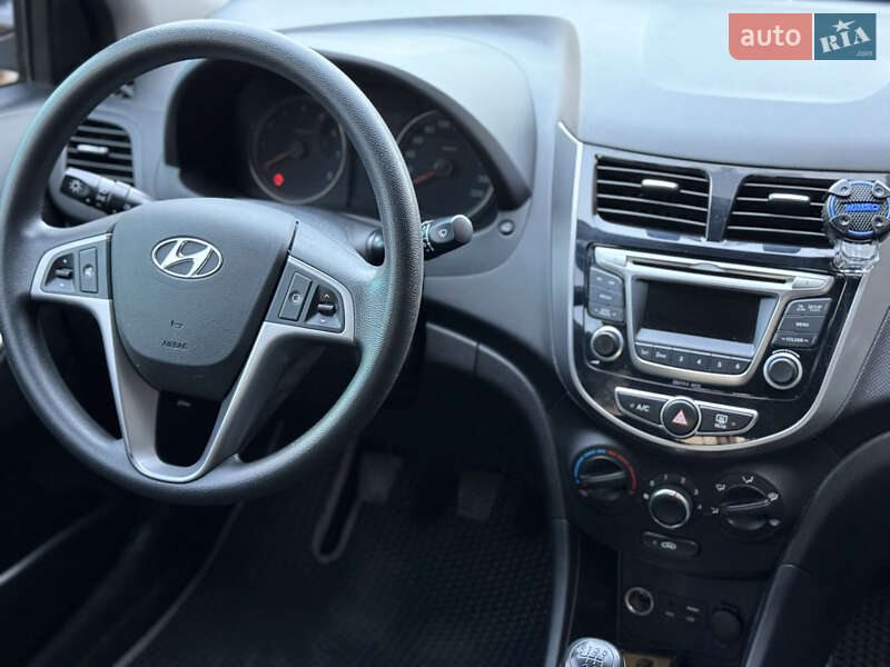 Седан Hyundai Accent 2019 в Днепре