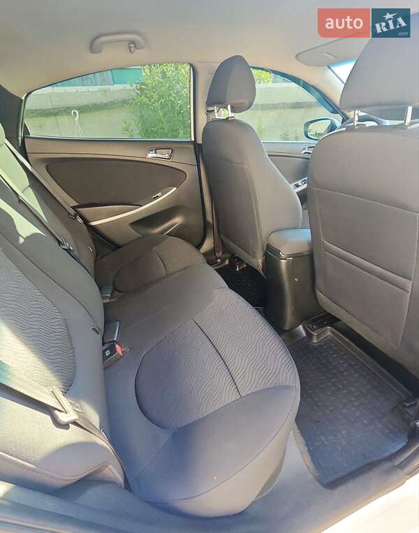 Седан Hyundai Accent 2013 в Кролевці фото 7 Седан Hyundai Accent 2013 в Кролевці