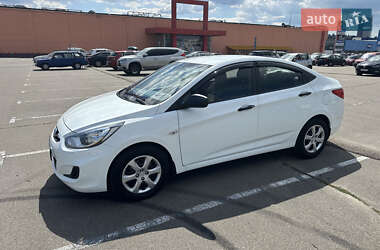 Седан Hyundai Accent 2013 в Киеве