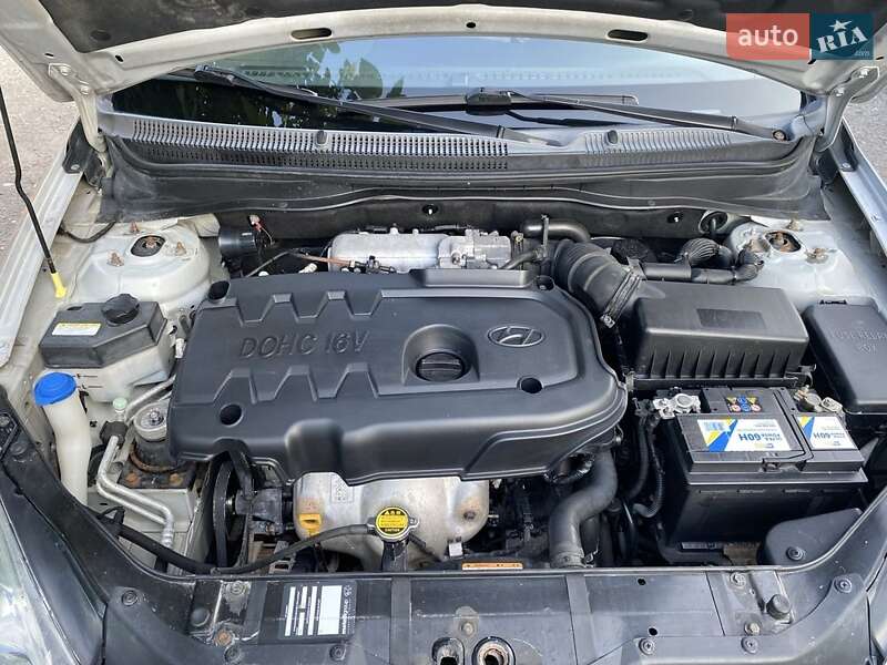 Седан Hyundai Accent 2008 в Путивле