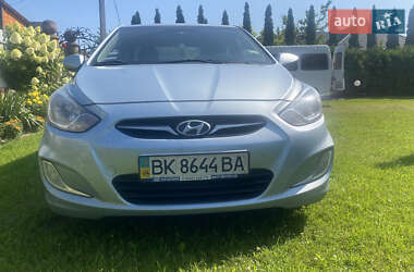 Седан Hyundai Accent 2011 в Шацьку
