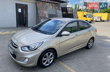 Седан Hyundai Accent 2012 в Киеве