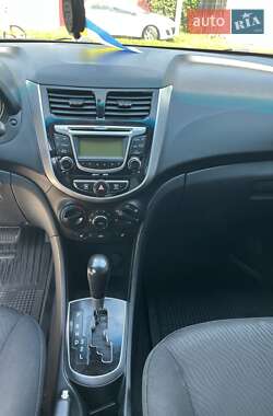 Седан Hyundai Accent 2012 в 