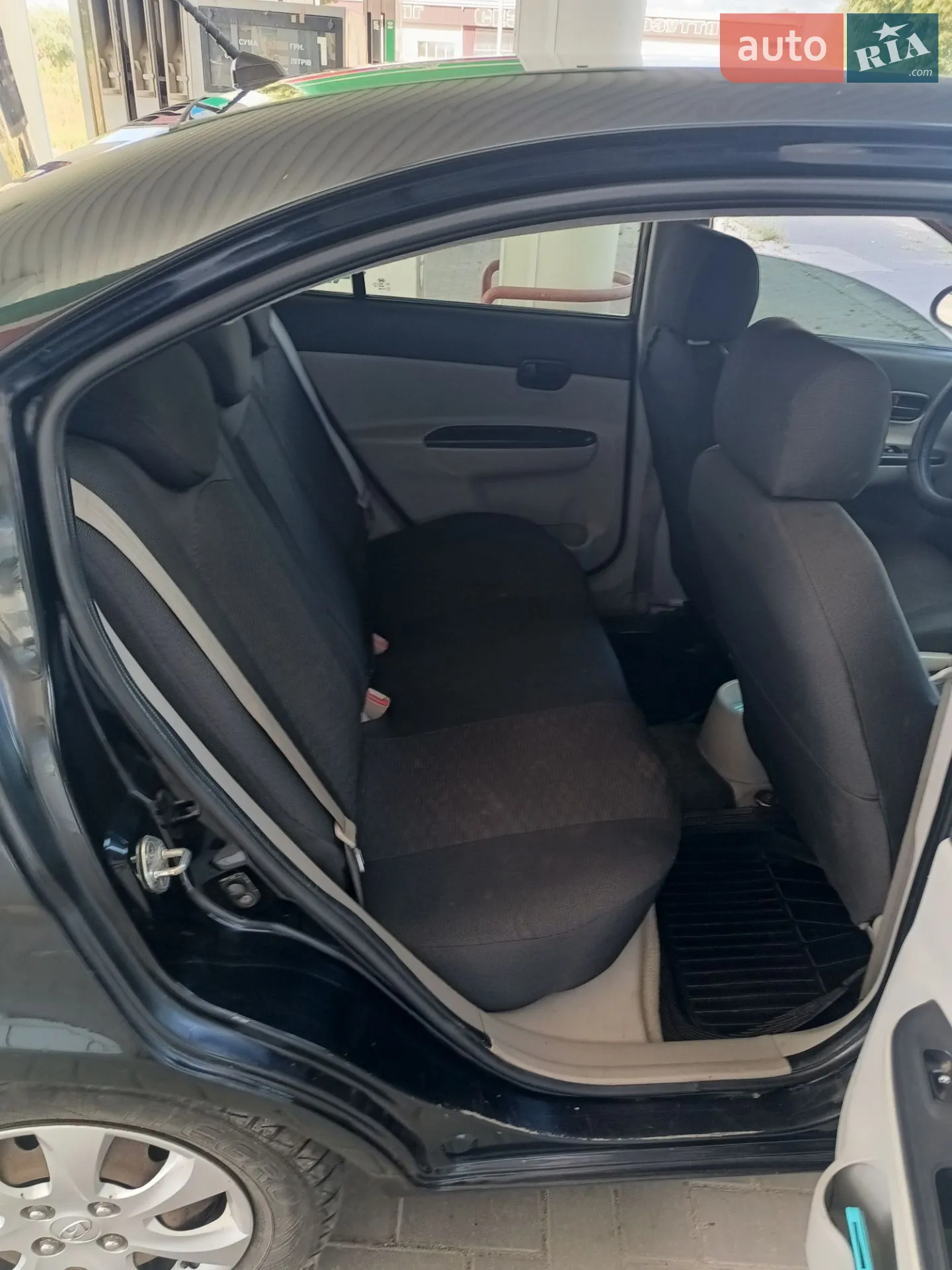 2010 Hyundai Accent - мініатюра 3