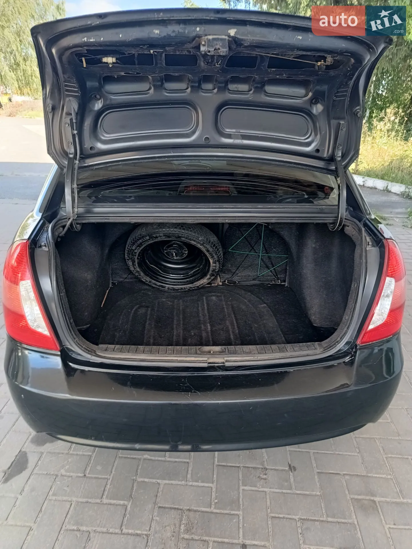 2010 Hyundai Accent - мініатюра 4