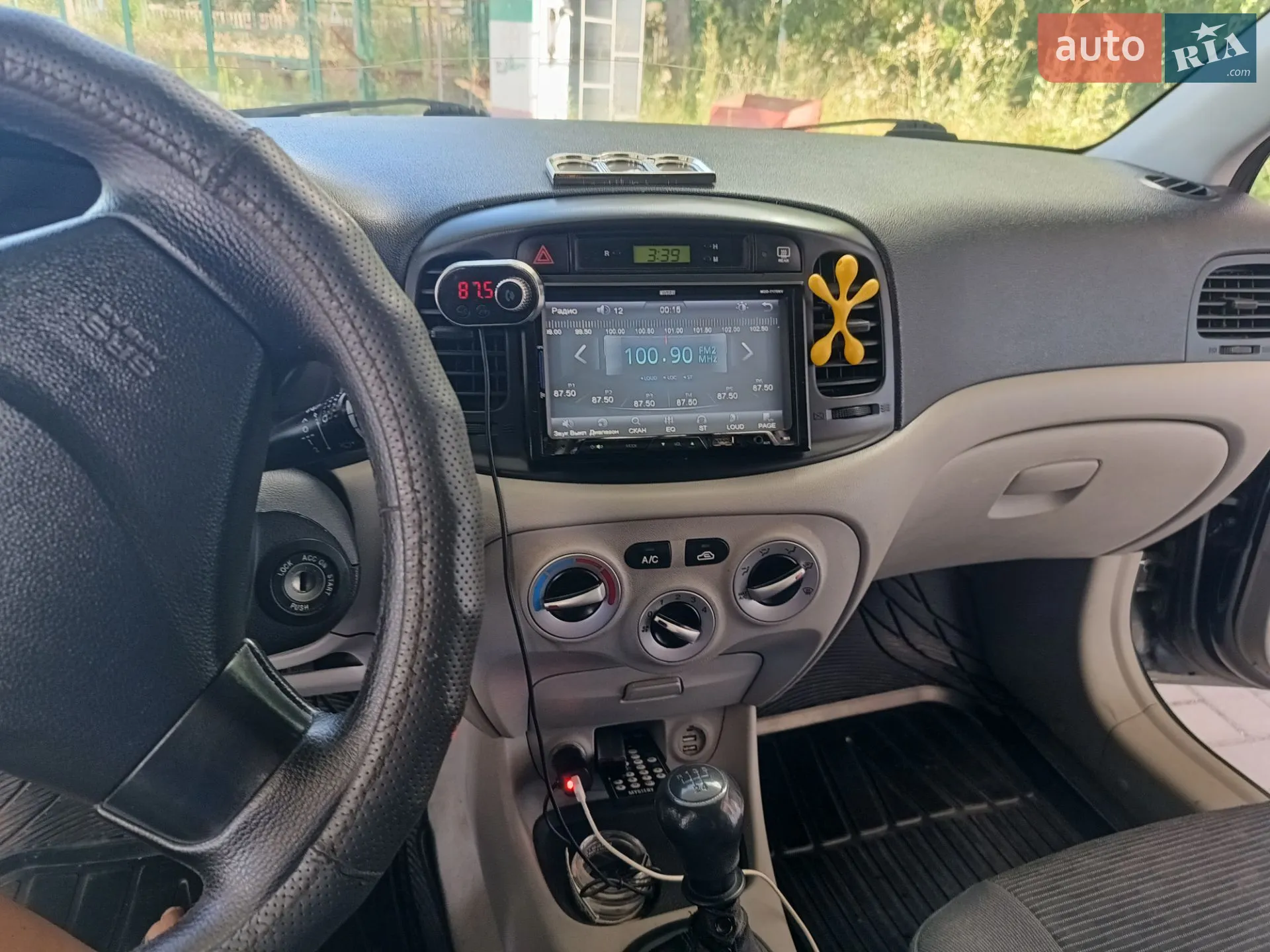 2010 Hyundai Accent - мініатюра 7