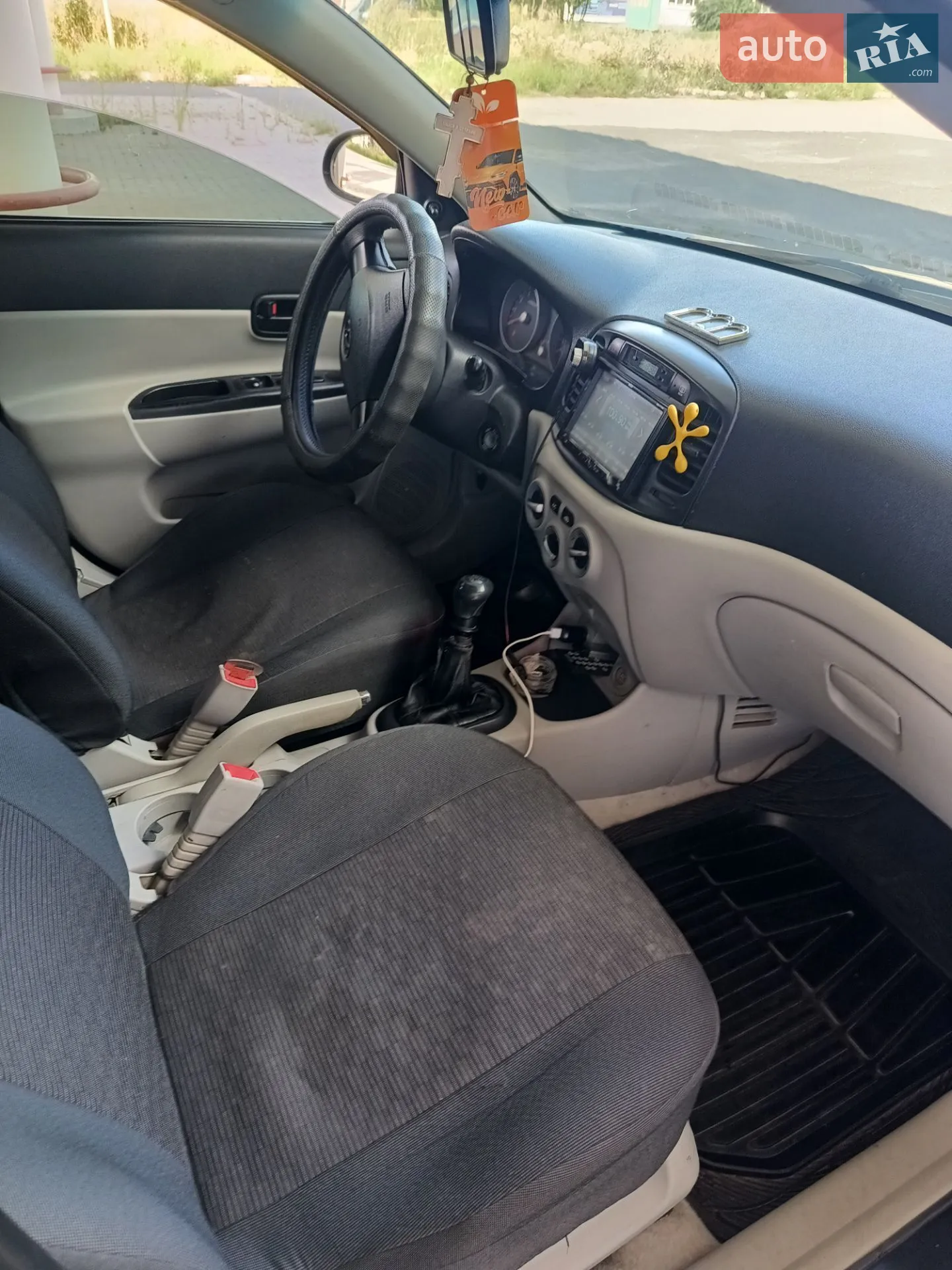 2010 Hyundai Accent - мініатюра 8