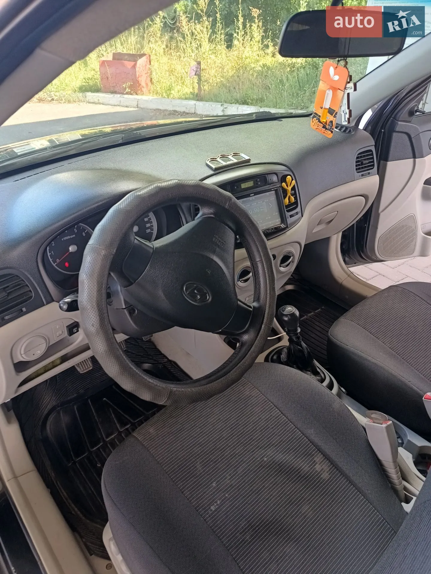 2010 Hyundai Accent - мініатюра 12