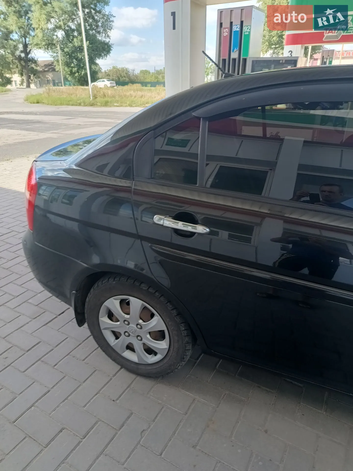 2010 Hyundai Accent - мініатюра 9