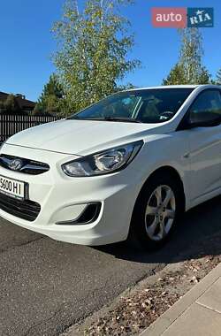 Седан Hyundai Accent 2013 в Киеве