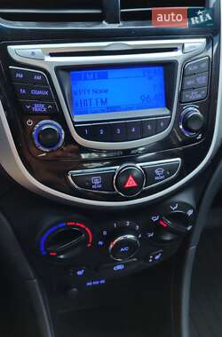 Седан Hyundai Accent 2013 в 