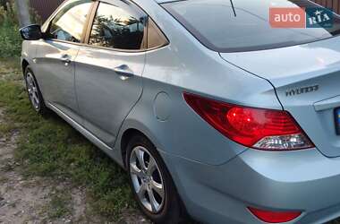 Седан Hyundai Accent 2013 в 