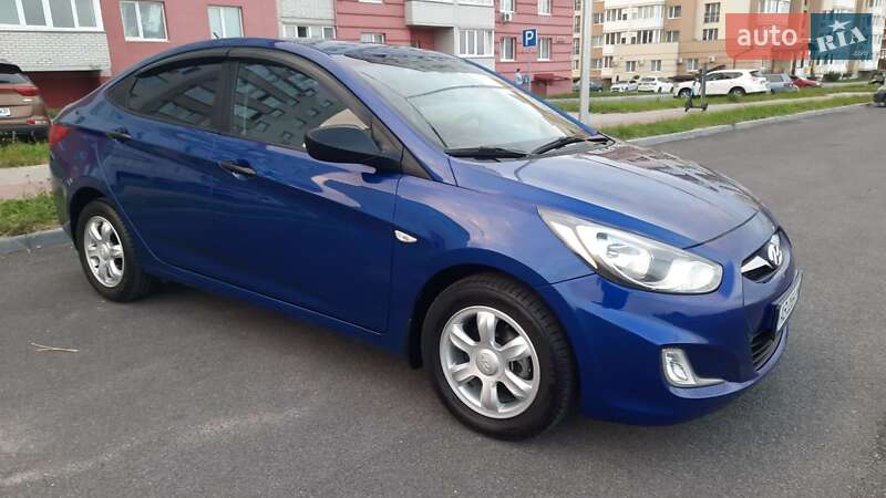 Седан Hyundai Accent 2013 в Виннице