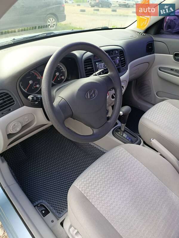 Седан Hyundai Accent 2008 в Чернигове