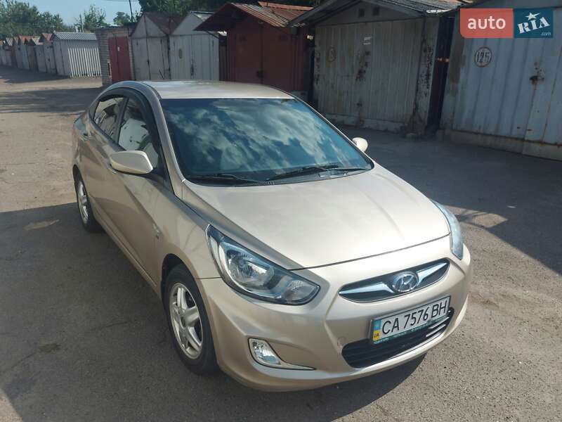 Седан Hyundai Accent 2012 в Черкассах фото Седан Hyundai Accent 2012 в Черкассах