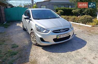 Седан Hyundai Accent 2011 в Новомосковске