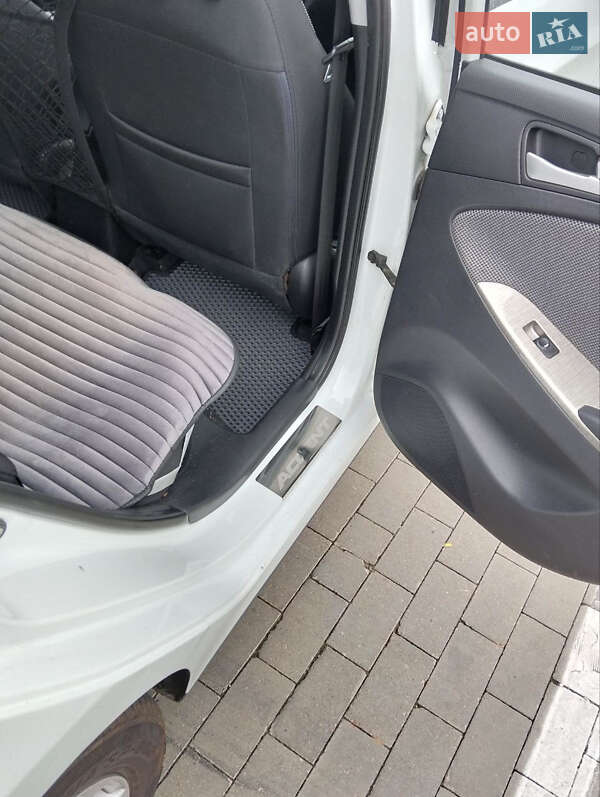 Седан Hyundai Accent 2013 в Одессе
