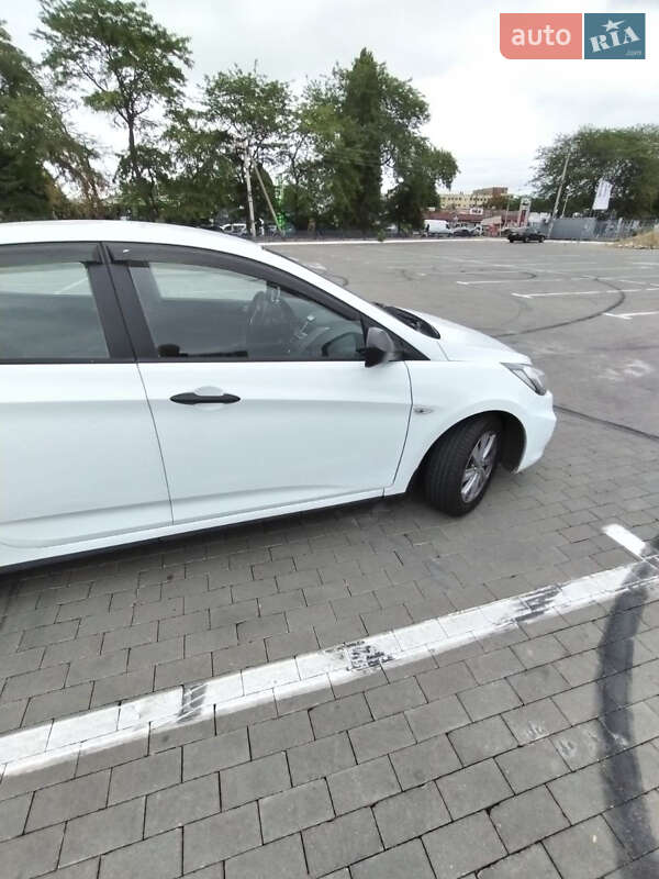 Седан Hyundai Accent 2013 в Одессе