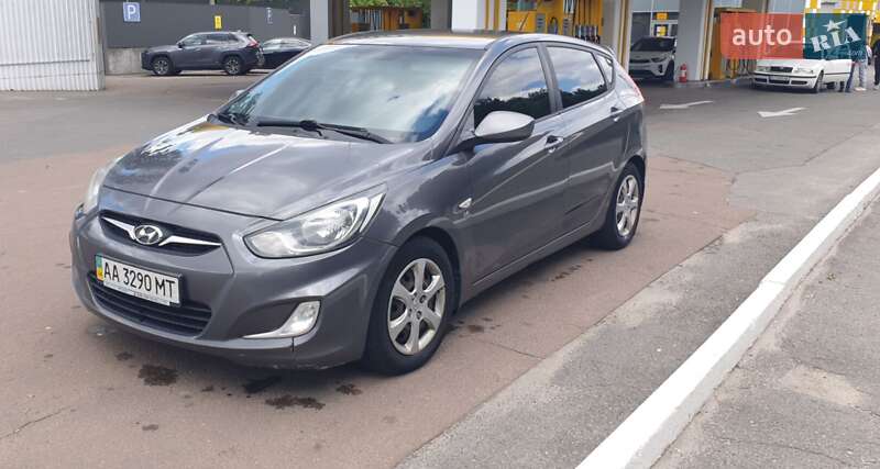 Hyundai Accent 2012