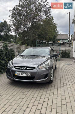 Седан Hyundai Accent 2011 в Ровно