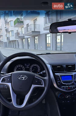 Седан Hyundai Accent 2011 в 