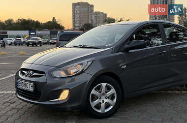 Седан Hyundai Accent 2013 в 