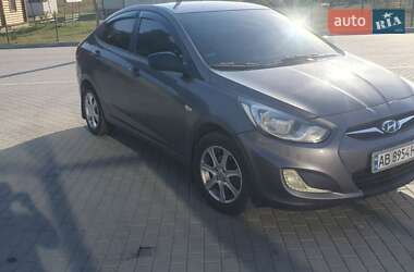 Седан Hyundai Accent 2013 в Виннице