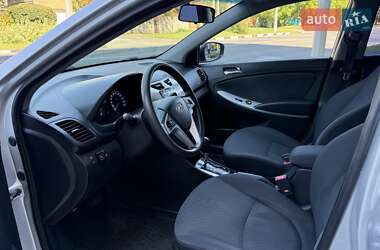 Хэтчбек Hyundai Accent 2012 в 
