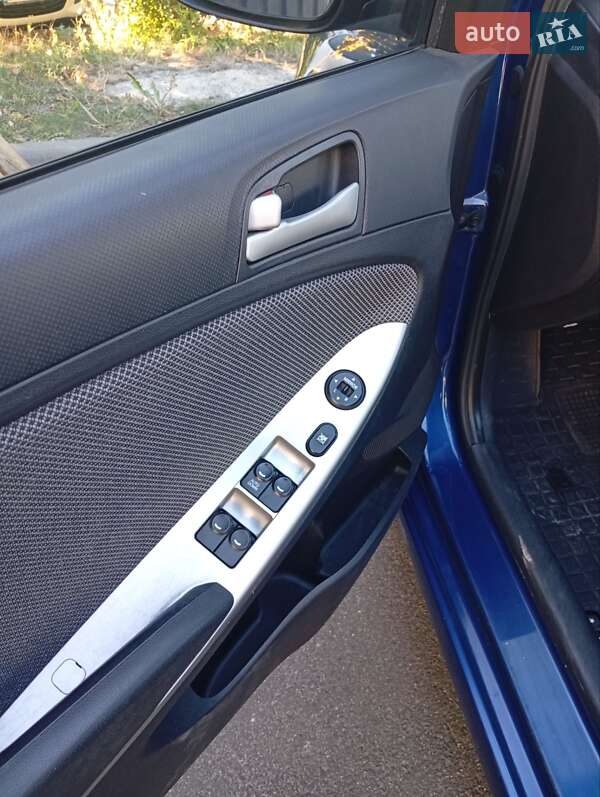 Hyundai Accent 2013