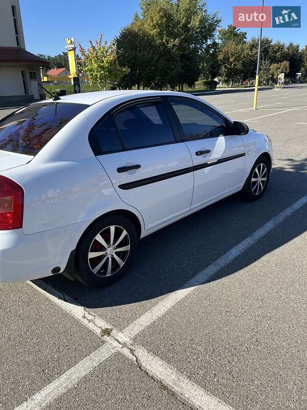 Hyundai Accent 2009