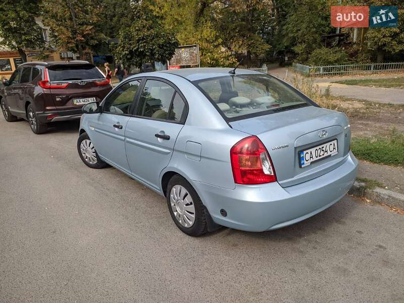Седан Hyundai Accent 2009 в Чернігові