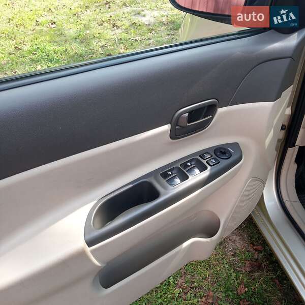 Седан Hyundai Accent 2008 в Пулинах