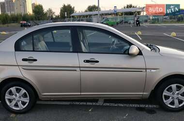 Седан Hyundai Accent 2010 в 