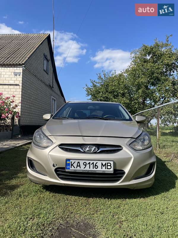 Hyundai Accent 2013