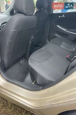 Седан Hyundai Accent 2013 в 