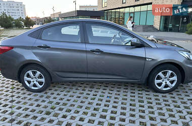 Седан Hyundai Accent 2012 в 