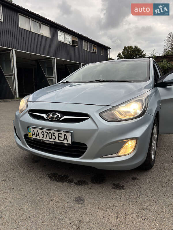 Седан Hyundai Accent 2012 в 