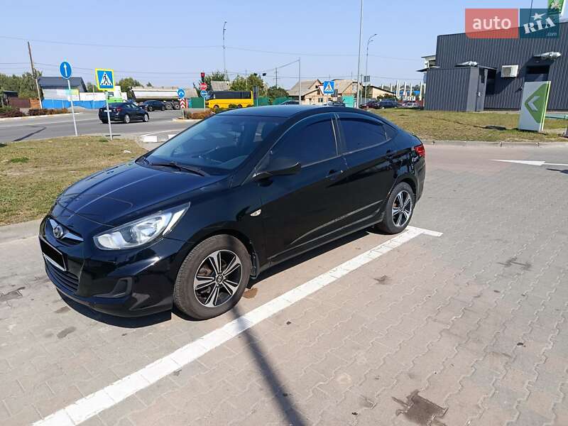 Седан Hyundai Accent 2013 в 